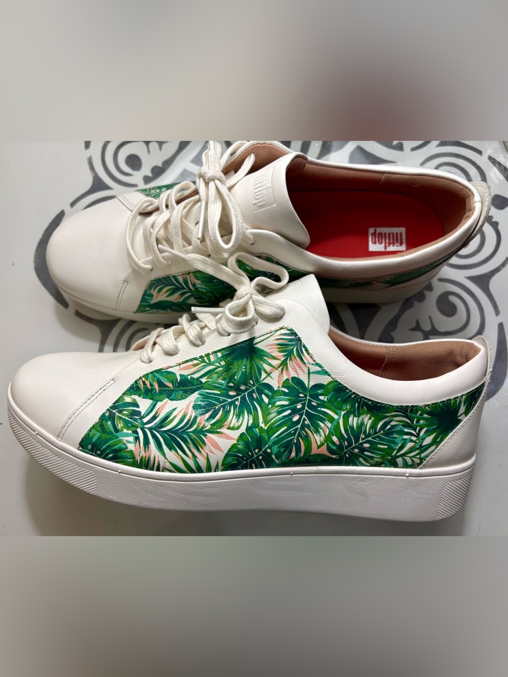 FitFlop Tropical Leaf Print Platform Sneakers Women’s Size 10 Like NEW!